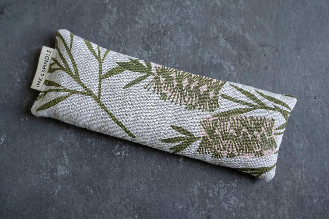 Eye pillow - Bottlebrush in Bushleaf & Riversalt