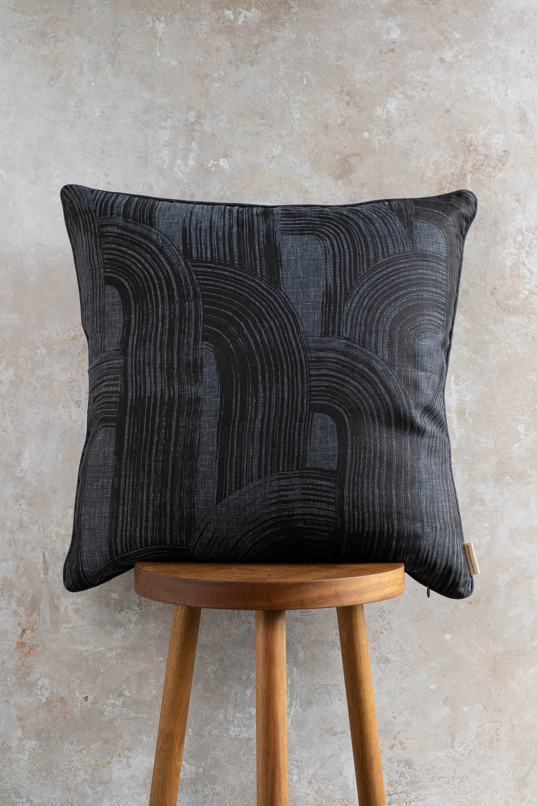 Brushstroke in Black on Granite Heavyweight