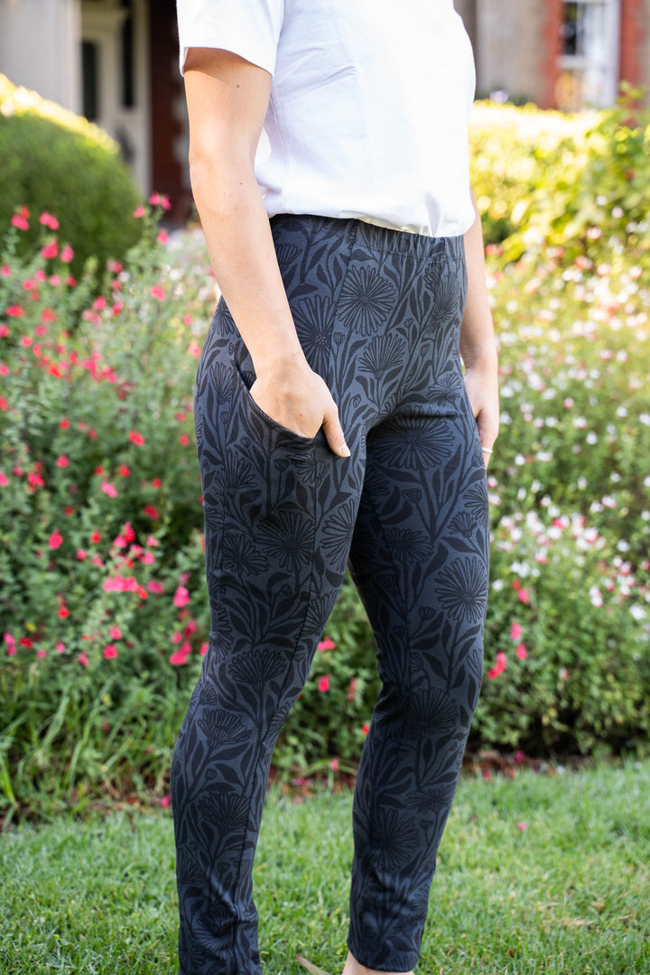 Leggings - Native Daisy in Black