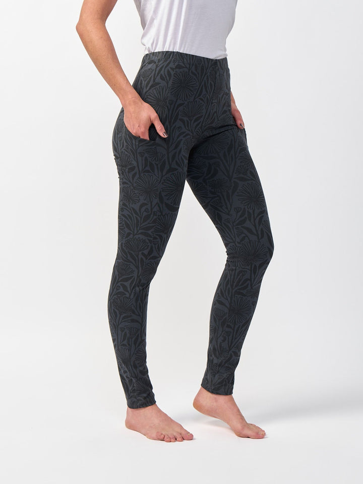 Leggings - Native Daisy in Black